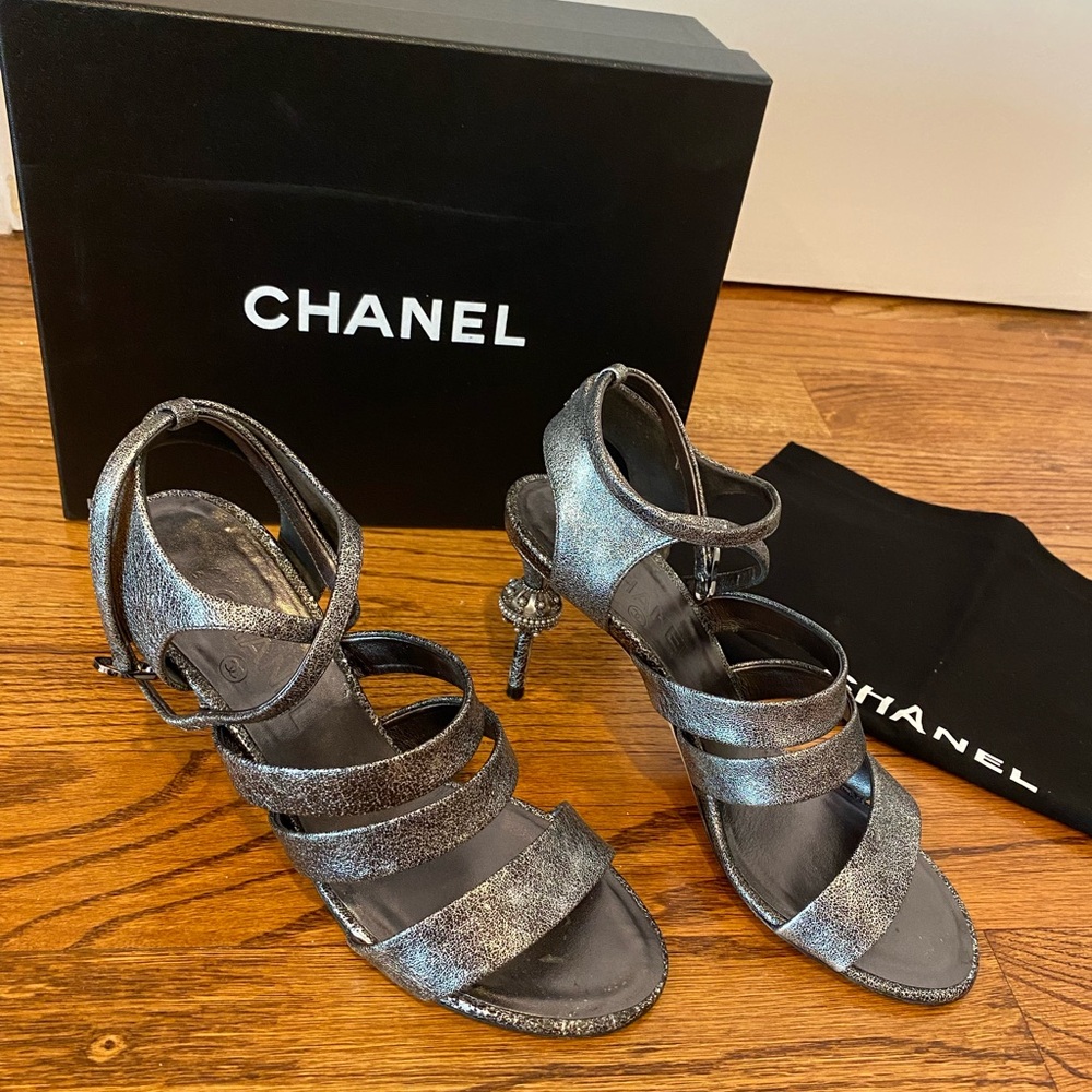 Chanel Women’s Silver Sandals Heels Evening Shoes Pearl Stilleto Sz 39 Eu 8.5 US